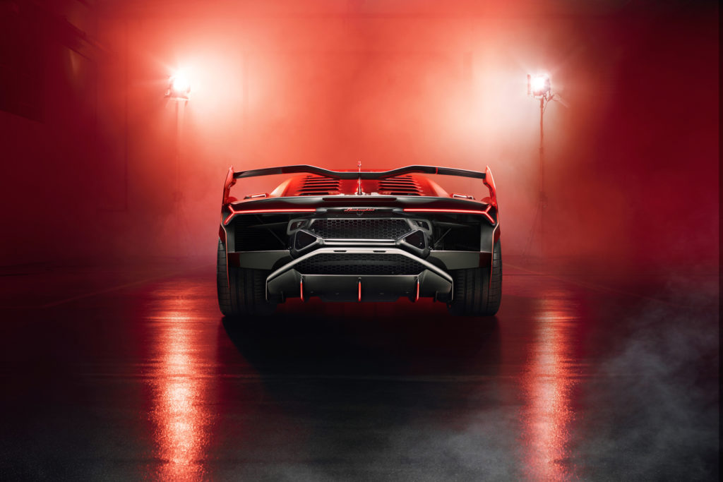 Lamborghini Squadra Corse develops one-off V12 SC18