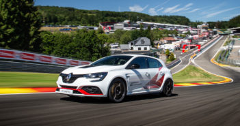 Renault Mégane RS Trophy-R sets Spa-Francorchamps lap record
