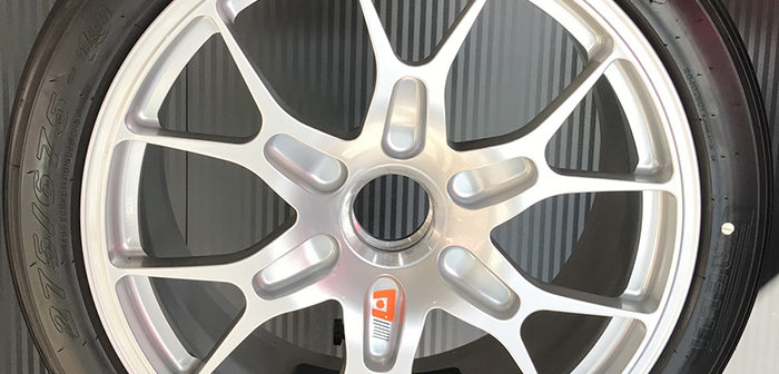 Pirelli develops Ferrari 488 Evo tire