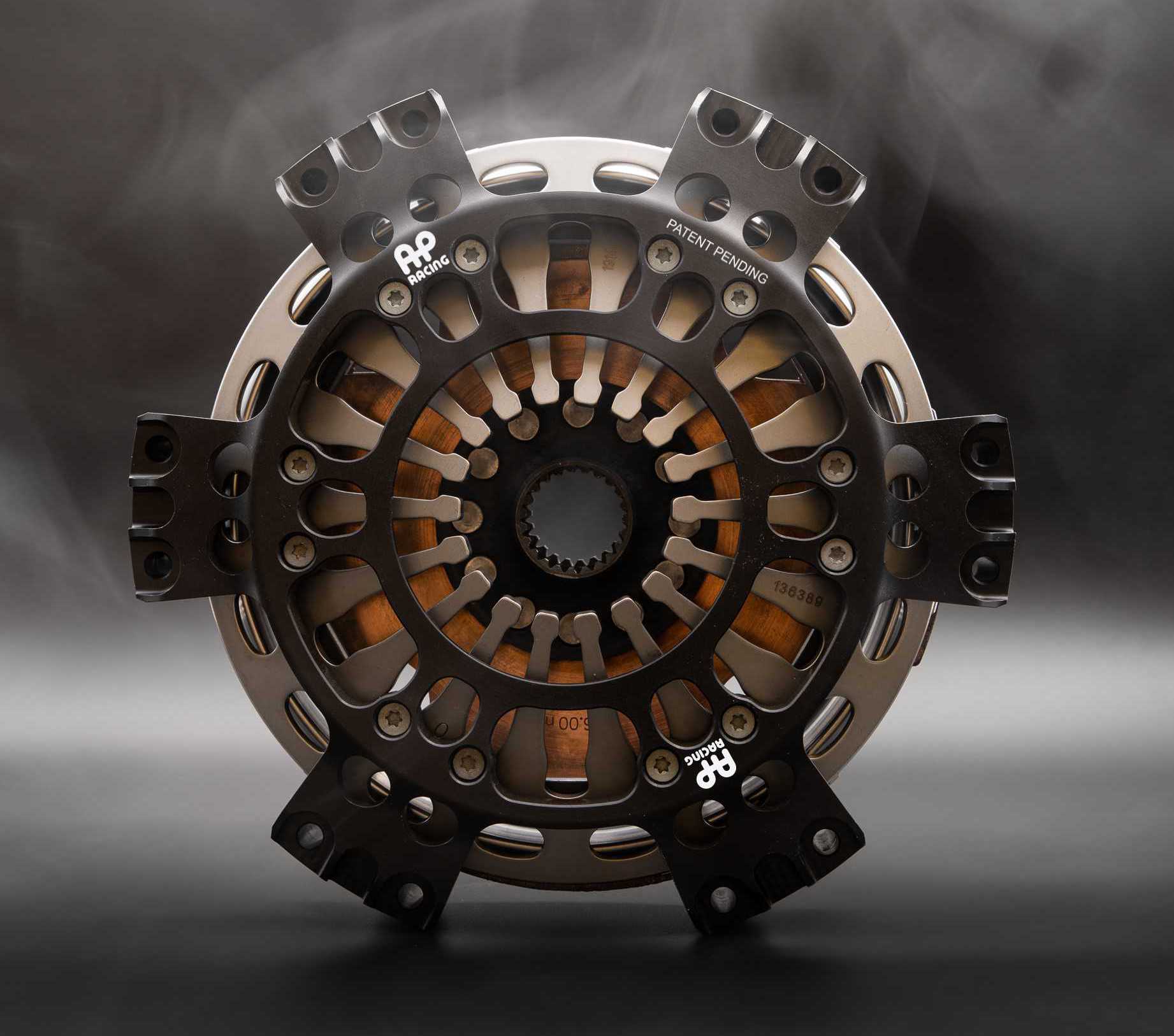 AP Racing twin-plate clutch PMW Expo