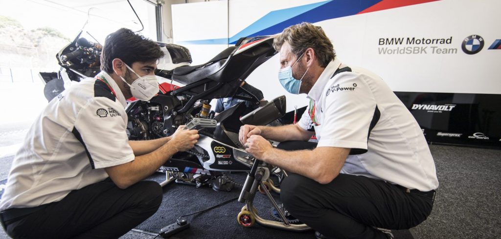 BMW deploys additive manufacturing trackside