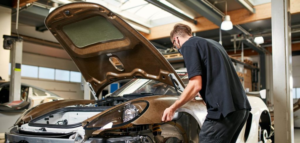 Porsche debuts full renewable composite body at N24