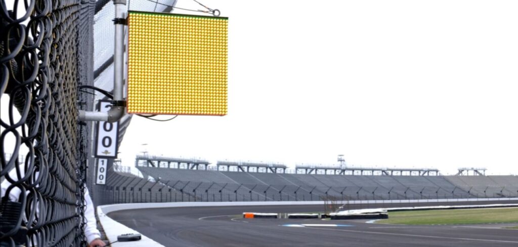 IndyCar updates to electronic marshalling system with digital flag panels