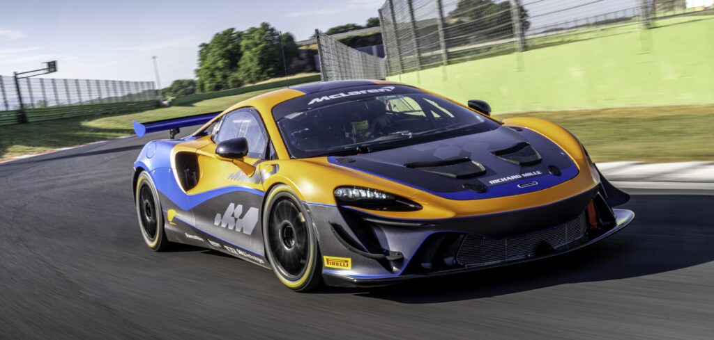 McLaren Artura GT4 makes its debut