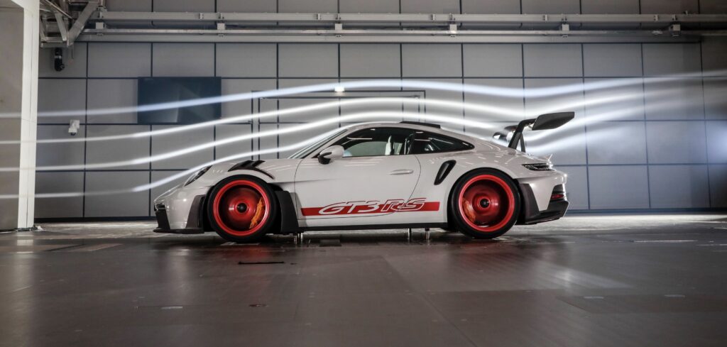 New Porsche 911 GT3 RS benefits from motorsport-derived technologies