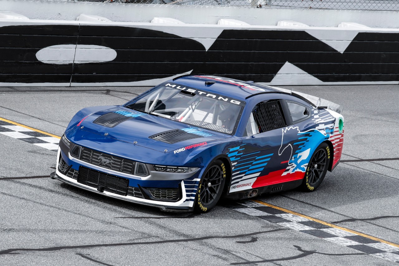 Ford reveals 2024 Mustang NASCAR Cup contender