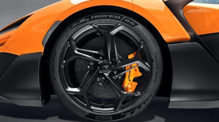 Pirelli equips McLaren hybrid W1 with first supercar tires made from 50% sustainable materials A close up of the new P Zero Trofeo RS tire, one of three new supercar tires designed for the McLaren W1 supercar
